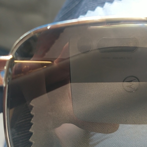 Louis Vuitton - Picture 2 of 5